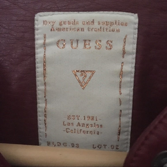 READ DESCRIPTION GUESS Red / Maroon Faux Leather Moto Vest
Size XS - Picture 4 of 7